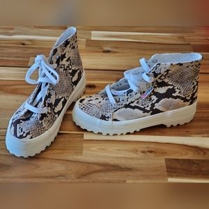 Superga Size 7.5